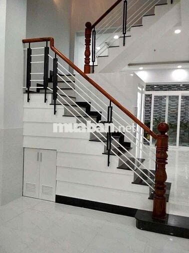 Nhà mặt tiền xe ôtô kinh doanh làm văn phòng