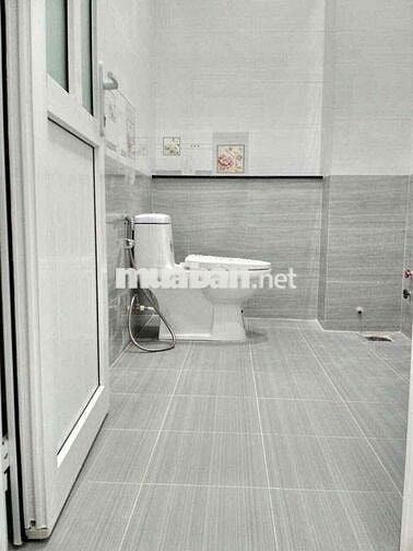 Nhà mặt tiền xe ôtô kinh doanh làm văn phòng