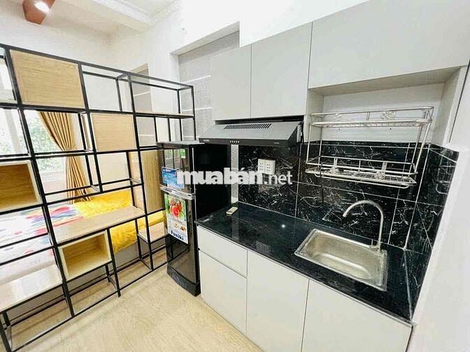 🏠 Dạng phòng ngủ full nội thất, 35m2 cửa sổ rộng, gần ngã tư Hàng Xanh