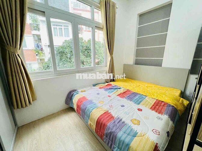 🏠 Dạng phòng ngủ full nội thất, 35m2 cửa sổ rộng, gần ngã tư Hàng Xanh