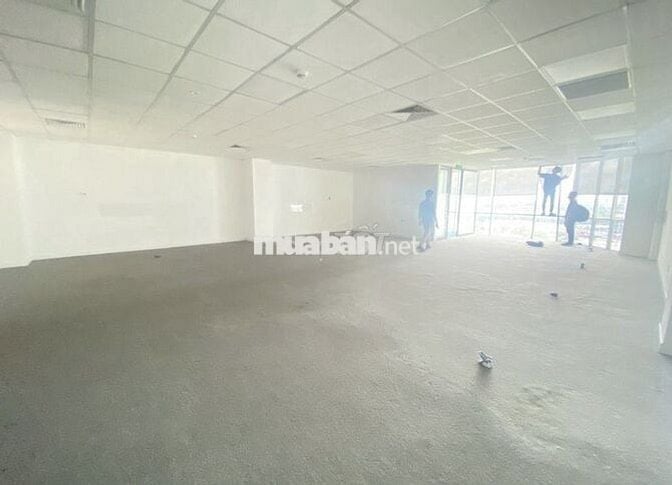 Mặt tiền  Trịnh Văn Cấn Gần ngã tư Nguyễn Thái Học - Trần Hưng Đạo
