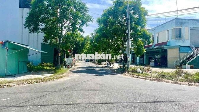 Cần bán lô đất gần chợ Điện Nam Trung
