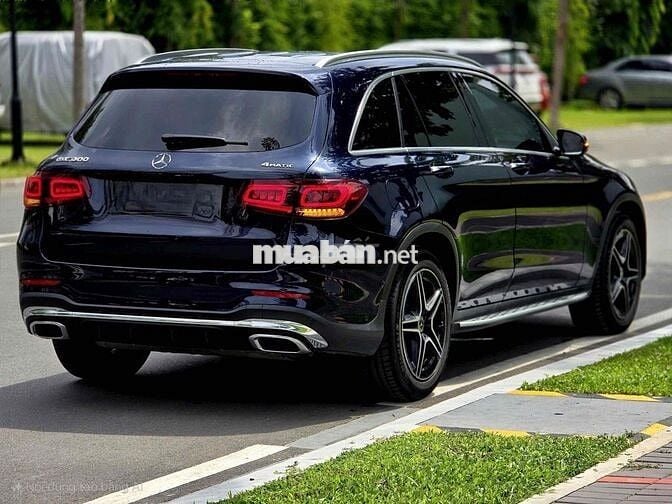 Mercedes Benz GLC300 4MATIC Model 2022 Bank 90%