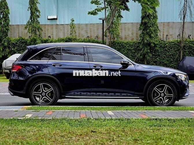 Mercedes Benz GLC300 4MATIC Model 2022 Bank 90%