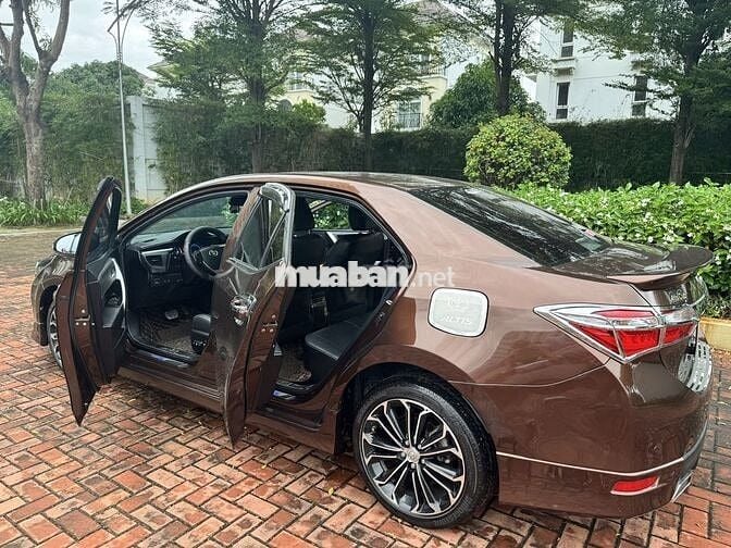 Lên đời xe cần bán Toyota Altis 2.0V đời 2015