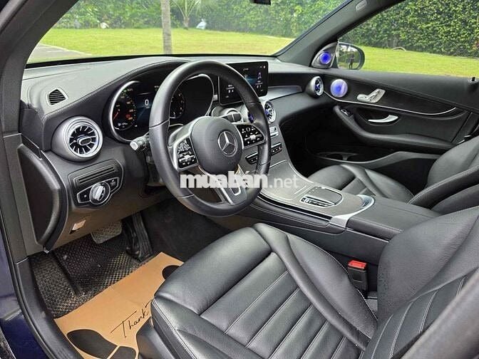 Mercedes Benz GLC300 4MATIC Model 2022 Bank 90%