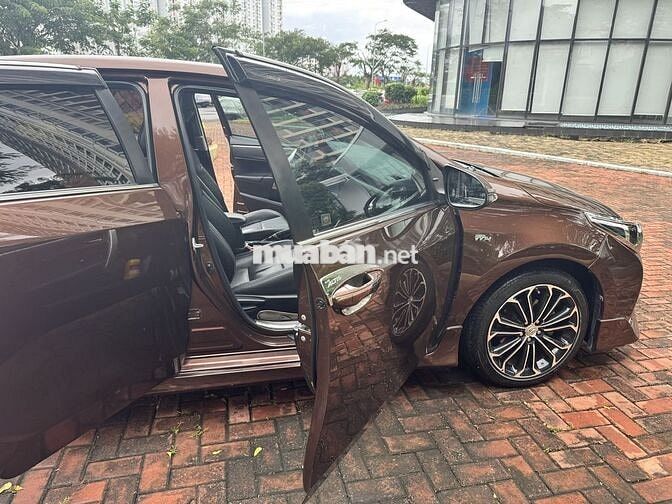Lên đời xe cần bán Toyota Altis 2.0V đời 2015