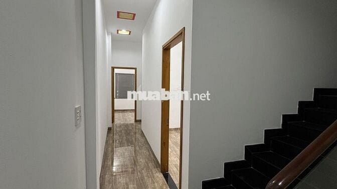 Bán nhà 2 lầu xe hơi đậu trước nhà, Hẻm 8m 3 xe hơi tránh nhau