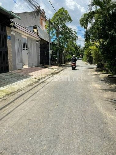 Bán căn nhà rất đẹp 90m2 đường nhựa ở Hóc môn giá 730 triệu.sổ riêng