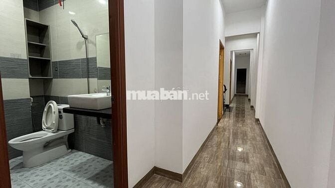 Bán nhà 2 lầu xe hơi đậu trước nhà, Hẻm 8m 3 xe hơi tránh nhau