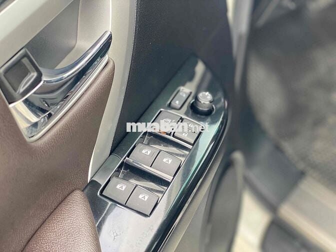 Toyota Fortuner 2018 2.7V 4x2 - 82000 km