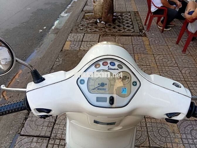 Cần bán xe vespa lx 125 zin đẹp