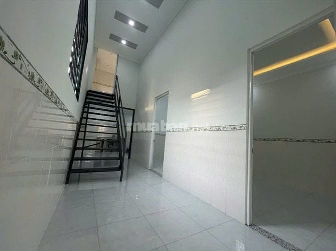 Bán căn nhà rất đẹp 90m2 đường nhựa ở Hóc môn giá 730 triệu.sổ riêng