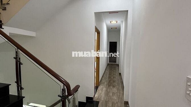 Bán nhà 2 lầu xe hơi đậu trước nhà, Hẻm 8m 3 xe hơi tránh nhau