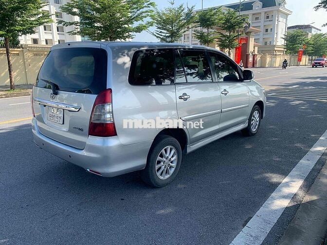 Toyota Innova 2014 2.0V - 15000 km