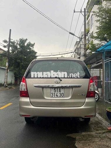 Toyota Innova 2012 E - 130000 km