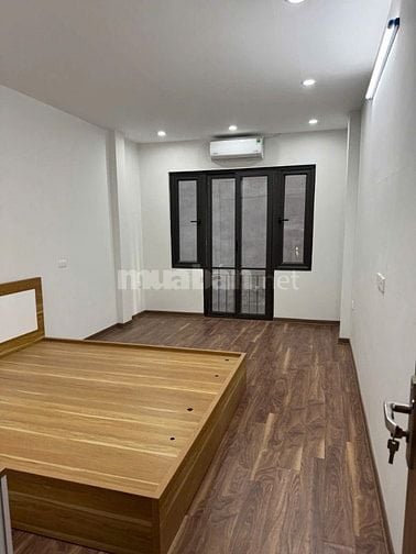 Cho thuê nhà Ngõ Quỳnh, Hai Bà Trưng, 5 tầng x 35m2, 3 phòng ngủ