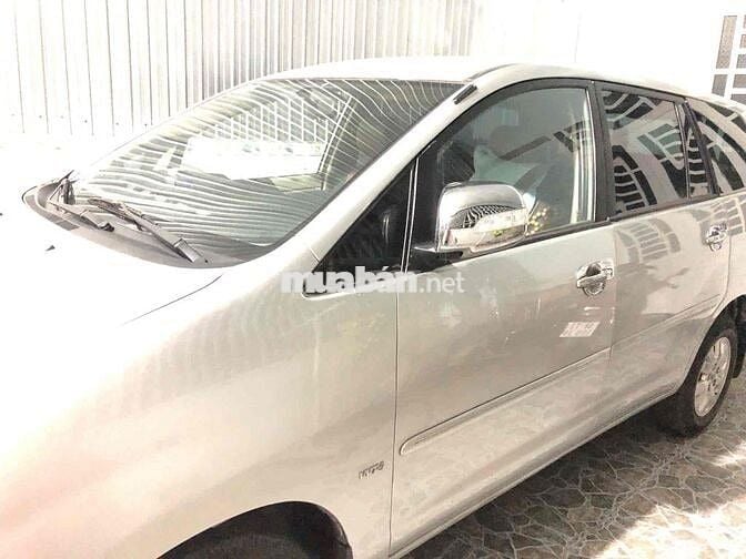 Toyota Innova 2010 G - 140000 km