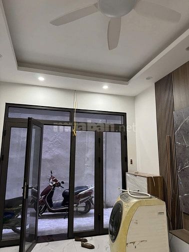 Cho thuê nhà Ngõ Quỳnh, Hai Bà Trưng, 5 tầng x 35m2, 3 phòng ngủ