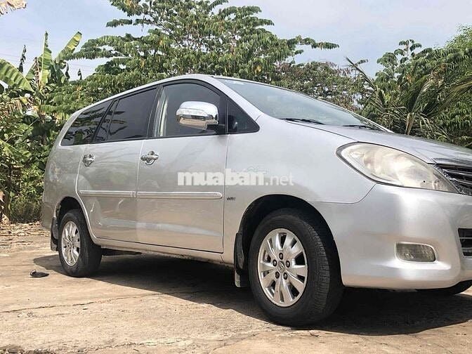 Toyota Innova 2010 G - 140000 km