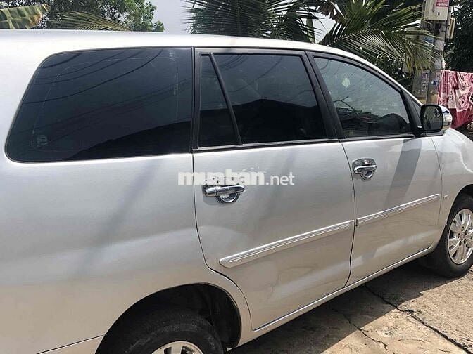 Toyota Innova 2010 G - 140000 km