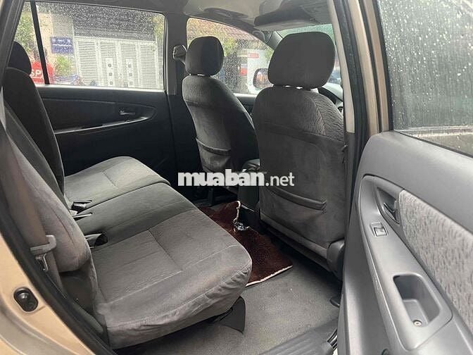 Toyota Innova 2012 E - 130000 km