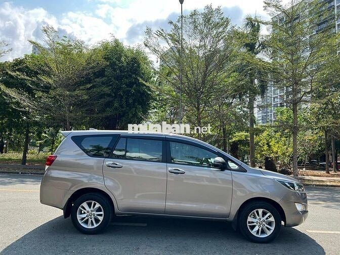 Innova sx 2019 số sàn màu ghi, động cơ máy xăng