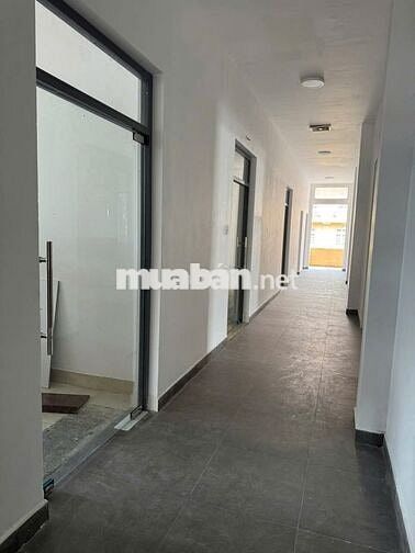 một sàn *** 70m2 tại tòa nhà văn phòng hạng B nhà ga T3 mới