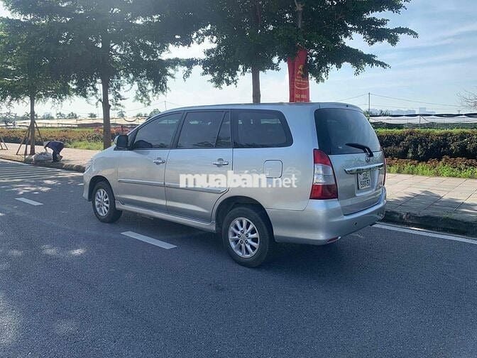 Toyota Innova 2014 2.0V - 15000 km
