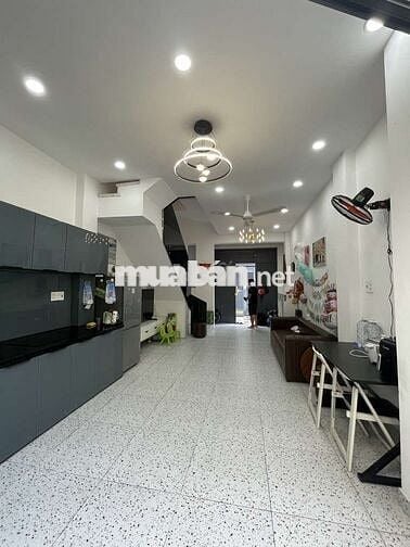 BÁN GẤP NHÀ 51 M GIÁ CHỈ NHỈNH 4 TY TIỂU HỌC