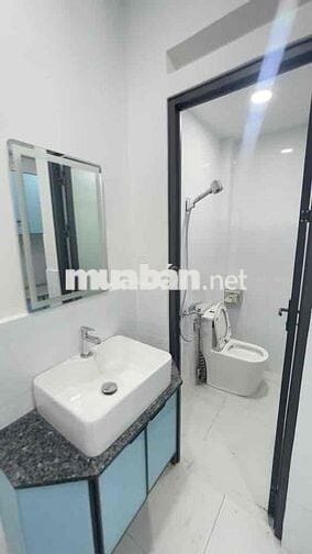 Nhà giáp Lê thúc hoạch-DT4x8- đúc 2 tầng- chỉ 3.xtỷ