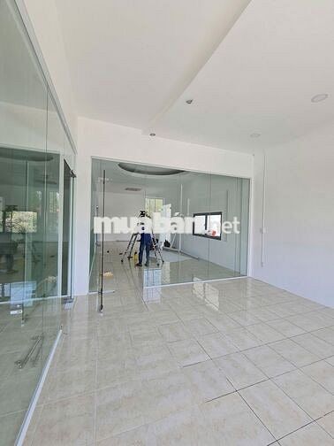 một sàn *** 70m2 tại tòa nhà văn phòng hạng B nhà ga T3 mới