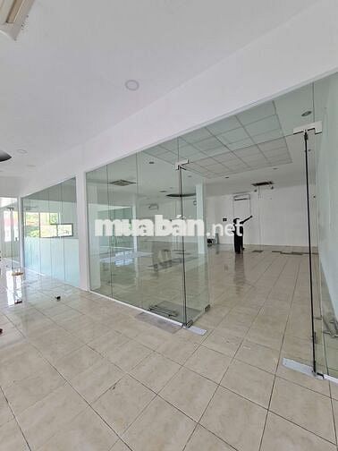 một sàn *** 70m2 tại tòa nhà văn phòng hạng B nhà ga T3 mới