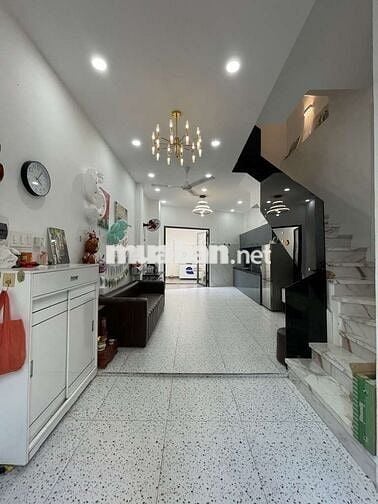 BÁN GẤP NHÀ 51 M GIÁ CHỈ NHỈNH 4 TY TIỂU HỌC