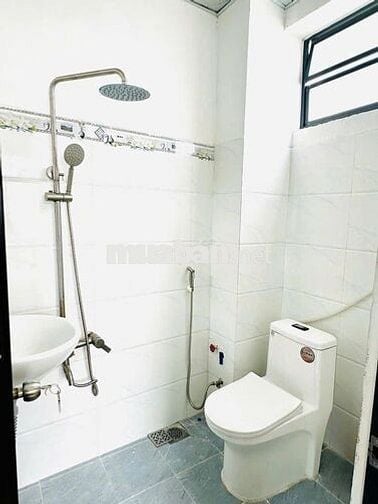 CĂN HỘ 2PN TÁCH BẾP RIÊNG BIỆT NGAY QUANG TRUNG FULL NỘI THẤT ........