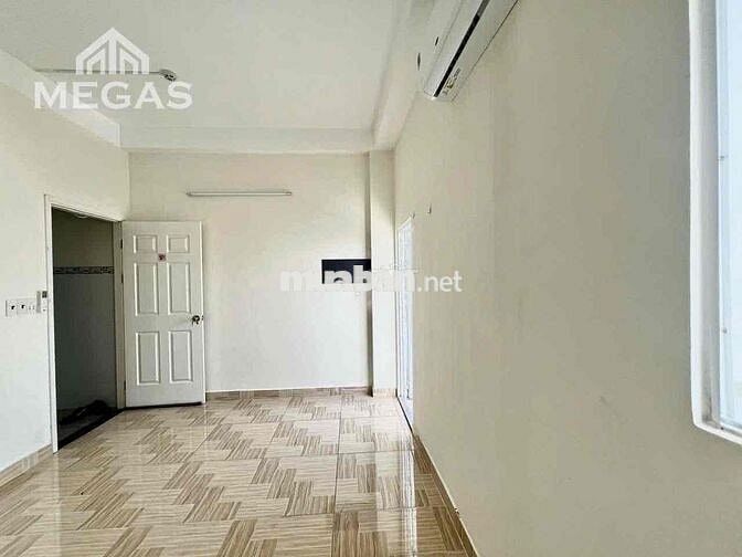 STUDIO 3x 4x CÓ BAN CÔNG - THANG MÁY - HẦM XE CÁCH TRƯỜNG NTTU 5 PHÚT