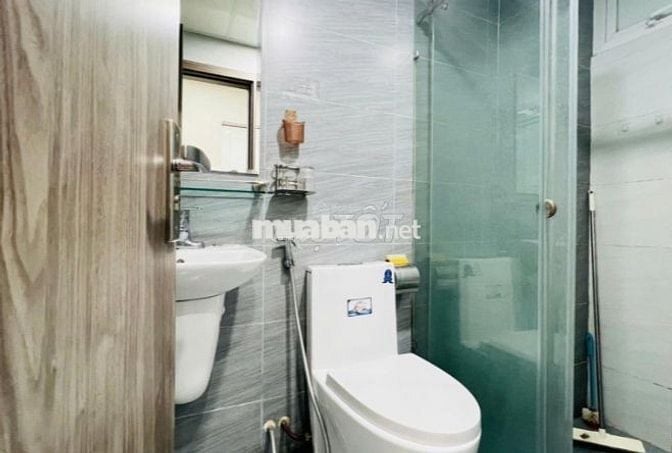 Cho thuê căn hộ full nội thất cao cấp Cầu Giấy, vào ở ngay