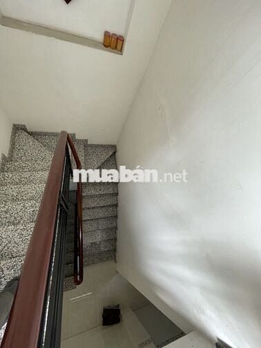 Bán nhà giáp đường Kênh Nước Đen, 47m2, nhỉnh 4 tỷ.