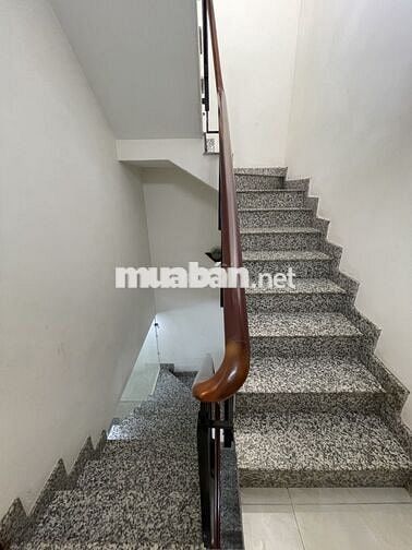 Bán nhà giáp đường Kênh Nước Đen, 47m2, nhỉnh 4 tỷ.