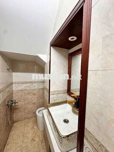 Cho thuê nhà phố liền kề, đẹp hiện đại, Đườg Dương Quảng Hàm p6 Gò vấp