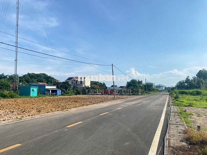 CHỦ NGỘP BÁN NHANH!!! GIÁ SIÊU TỐT  ĐẤT VEN BIỂN LỘC AN