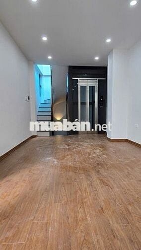Bán nhà 6 tầng Thang Máy xây mới ngõ 766 Đê La Thành 32m2 full đồ