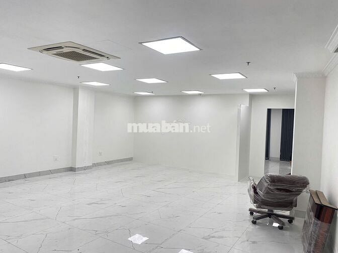 🏢 Cho thuê văn phòng tầng 3 – 130m² – 20tr- Hoàng Quốc Việt, Cầu Giấy