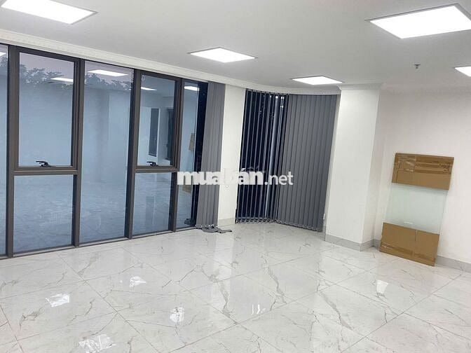 🏢 Cho thuê văn phòng tầng 3 – 130m² – 20tr- Hoàng Quốc Việt, Cầu Giấy