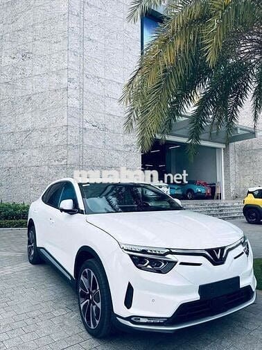 VinFast VF8 - HT Vay, Bao HS Khó + Ưu Đãi Tiền Mặt