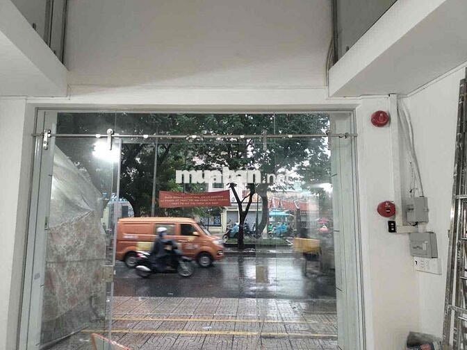 nhà ở mặt tiền 3 tần một lửng một sân thượng