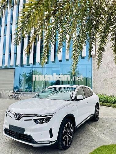VinFast VF8 - HT Vay, Bao HS Khó + Ưu Đãi Tiền Mặt