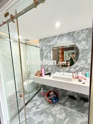 Cho thuê căn hộ 1 phòng ngủ ngay trung tâm thành phố