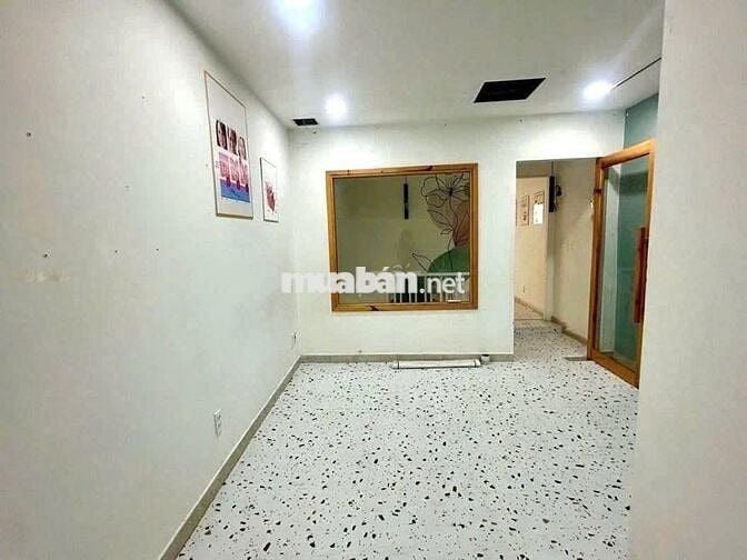 Cho Thuê Nhà Suốt 1 Lầu Đường Nguyễn Văn Nguyễn, Quận 1 ( KD Tự Do )