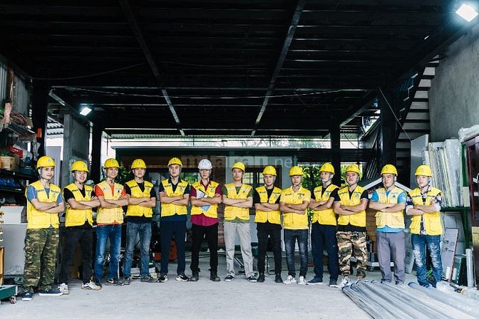 Công ty Xây dựng tuyển: Thợ Cơ khí/Thợ nhôm kính/Thợ thạch cao